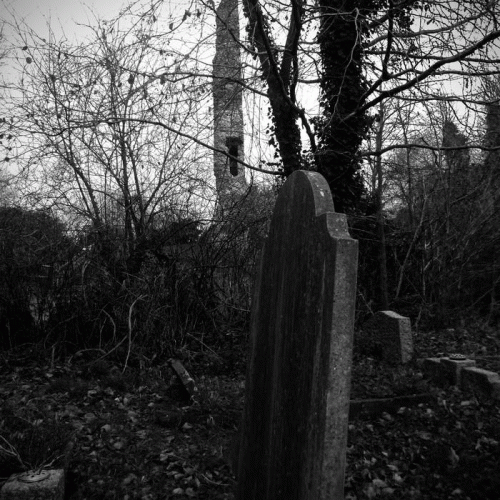 Psuchagogoi : Vertical Cemeteries